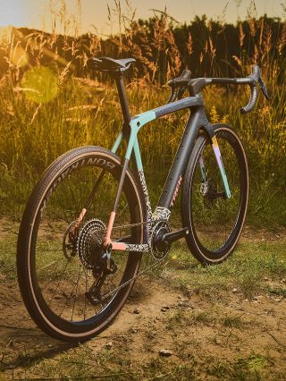 Nový lak pro gravel kolo Trek Checkmate je nyní dostupný v programu Project One‼️ #yogi #kola #trekbikes
